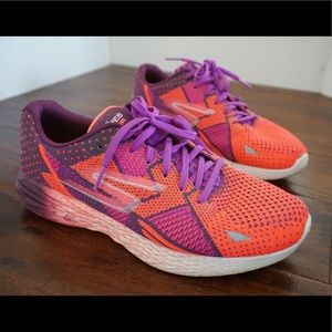 SKECHERS GoMeb Razor Running Shoe, size 10 pink